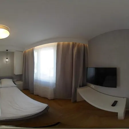 Apartament Gruba Ryba 3 *